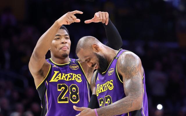 开云下载-湖人打造东詹组合能走多远？40岁詹皇仍巅峰愿让权